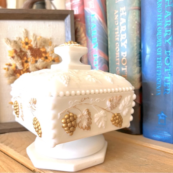 Westmoreland Other - Vintage Westmoreland Depression Opaque White Milk Glass Trinket Wedding Box